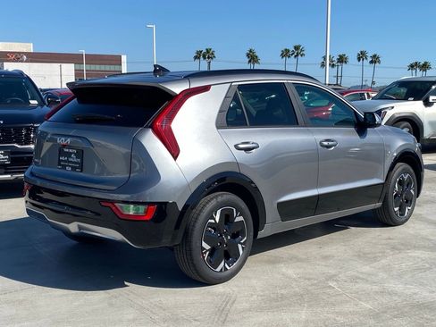 New 2026 Kia Niro Wind FWD image 3