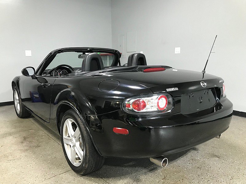 Used 2007 MAZDA MX-5 Miata Sport RWD image 9