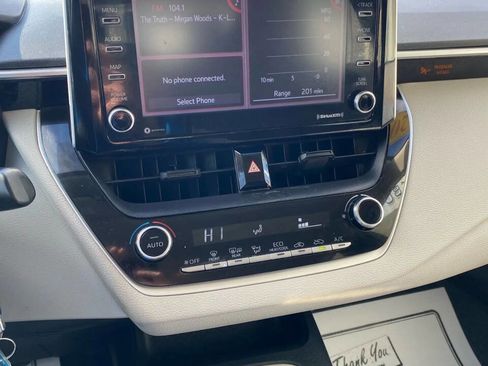 Used 2021 Toyota Corolla LE image 15