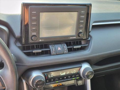 Used 2020 Toyota RAV4 XLE Premium FWD image 12
