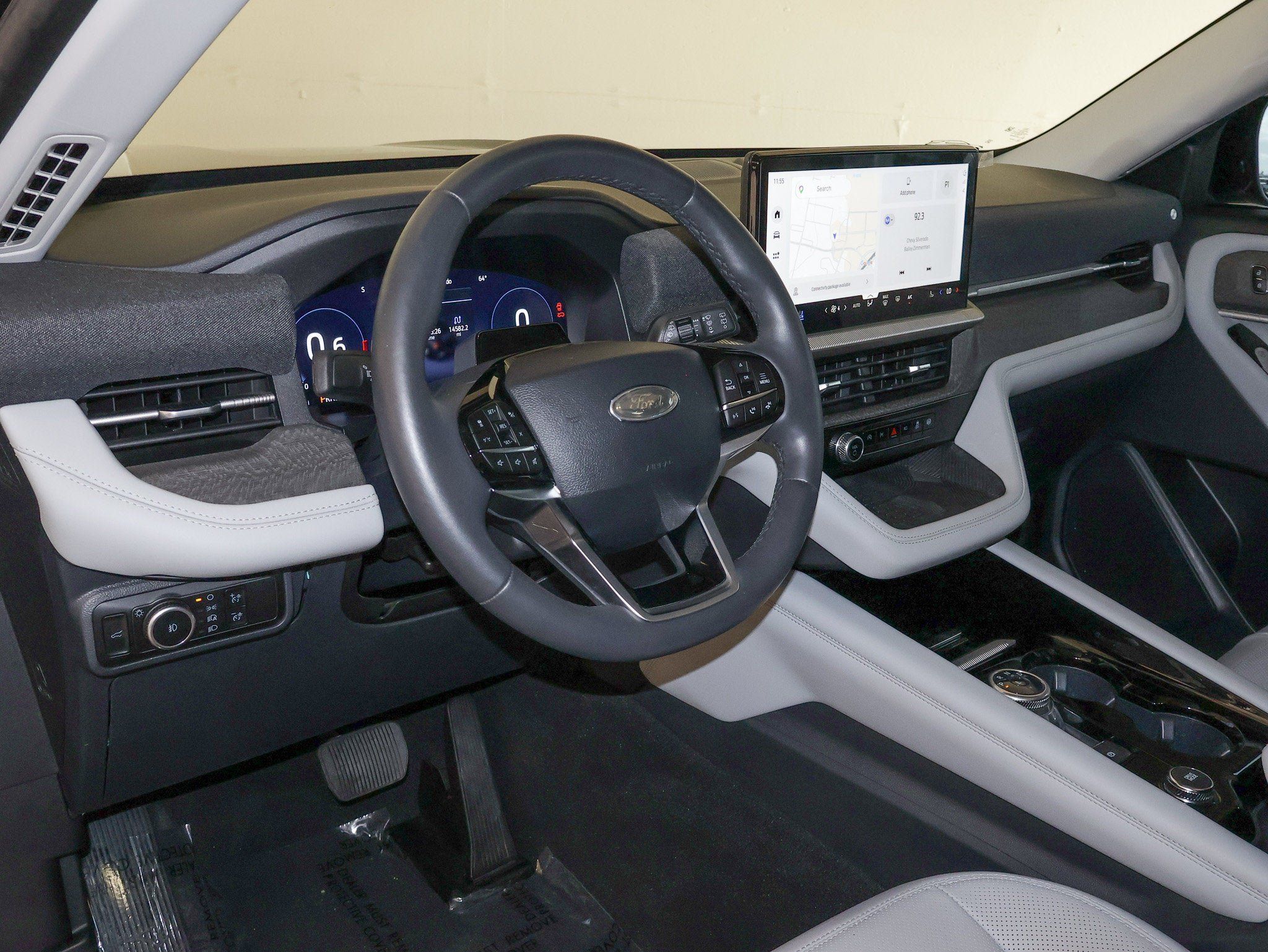 Certified 2025 Ford Explorer Platinum w/ Ultimate Package AWD/4WD image 21
