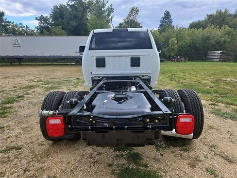 New 2024 RAM 3500 Tradesman image 32