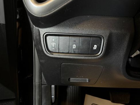 Used 2020 Kia Soul LX FWD image 17