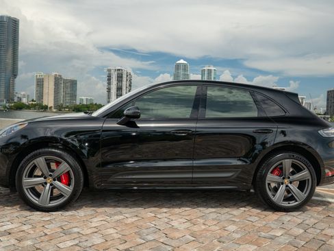 Used 2022 Porsche Macan GTS AWD/4WD image 10