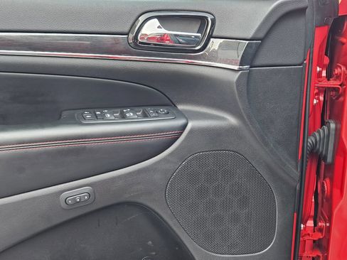 Used 2019 Jeep Grand Cherokee Trailhawk AWD/4WD image 18