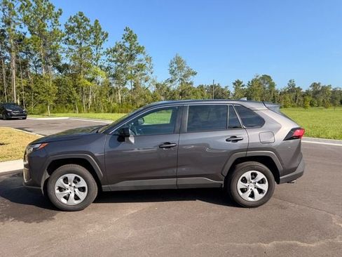 Used 2025 Toyota RAV4 LE AWD/4WD image 13