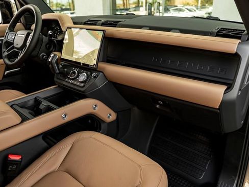 New 2026 Land Rover Defender 110 S AWD/4WD image 38