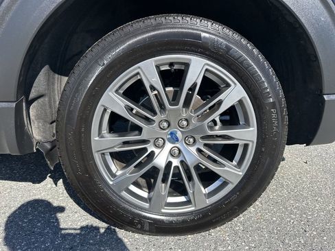 Used 2025 Ford Explorer Platinum image 35