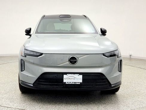 Used 2025 Volvo EX90 Ultra image 2