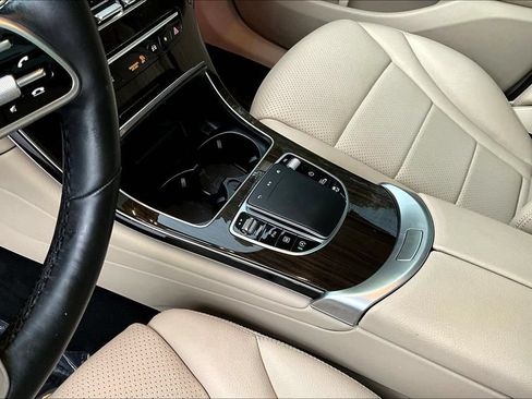 Used 2022 Mercedes-Benz GLC 300 4MATIC w/ Premium Package Lite image 20