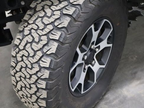 Used 2020 Jeep Wrangler Rubicon image 40