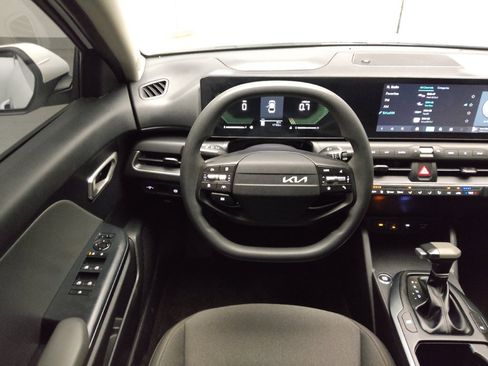 Used 2025 Kia K4 FWD image 22