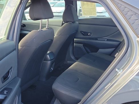 Used 2025 Hyundai Elantra Sport FWD image 13