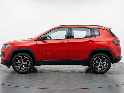 Used 2025 Jeep Compass Limited AWD/4WD image 5