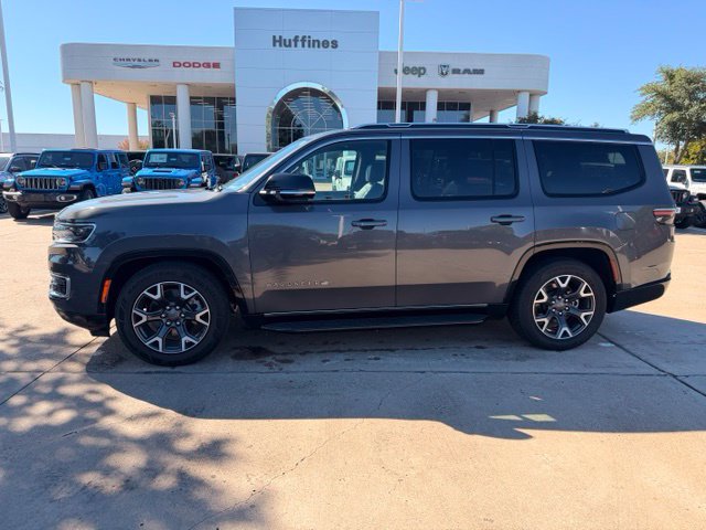 Used 2024 Jeep Wagoneer Series III AWD/4WD image 4