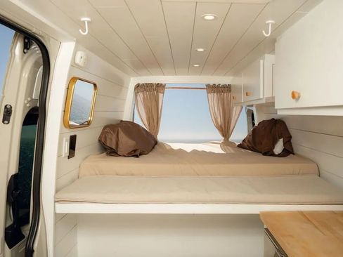 Used 2021 Mercedes-Benz Sprinter 2500 image 41