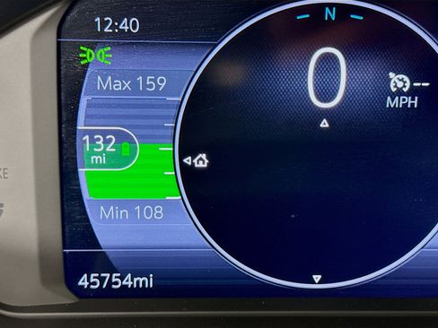 Used 2022 Chevrolet Bolt EUV LT w/ Convenience Package image 12