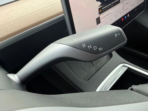 Used 2023 Tesla Model Y Performance image 27