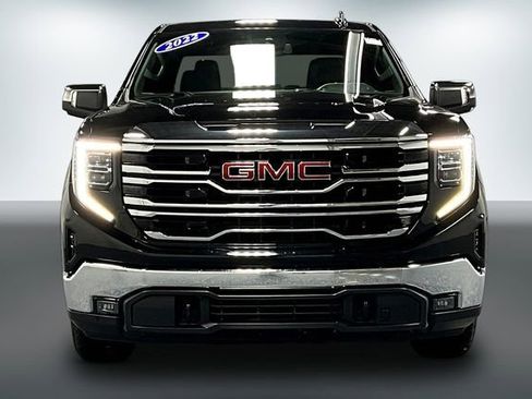 Used 2022 GMC Sierra 1500 SLT image 2
