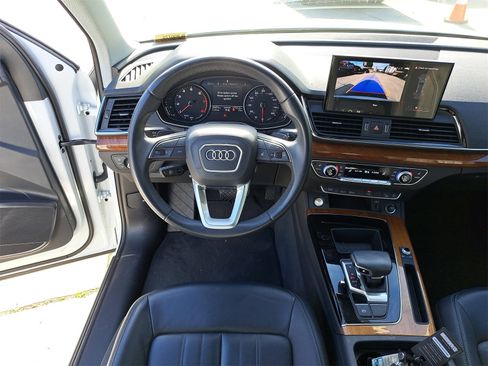 Used 2023 Audi Q5 2.0T Premium w/ Convenience Package image 6