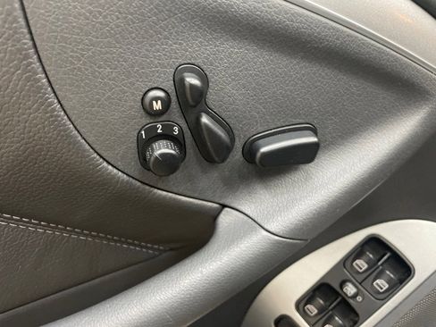 Used 2005 Mercedes-Benz CLK 55 AMG Cabriolet image 25