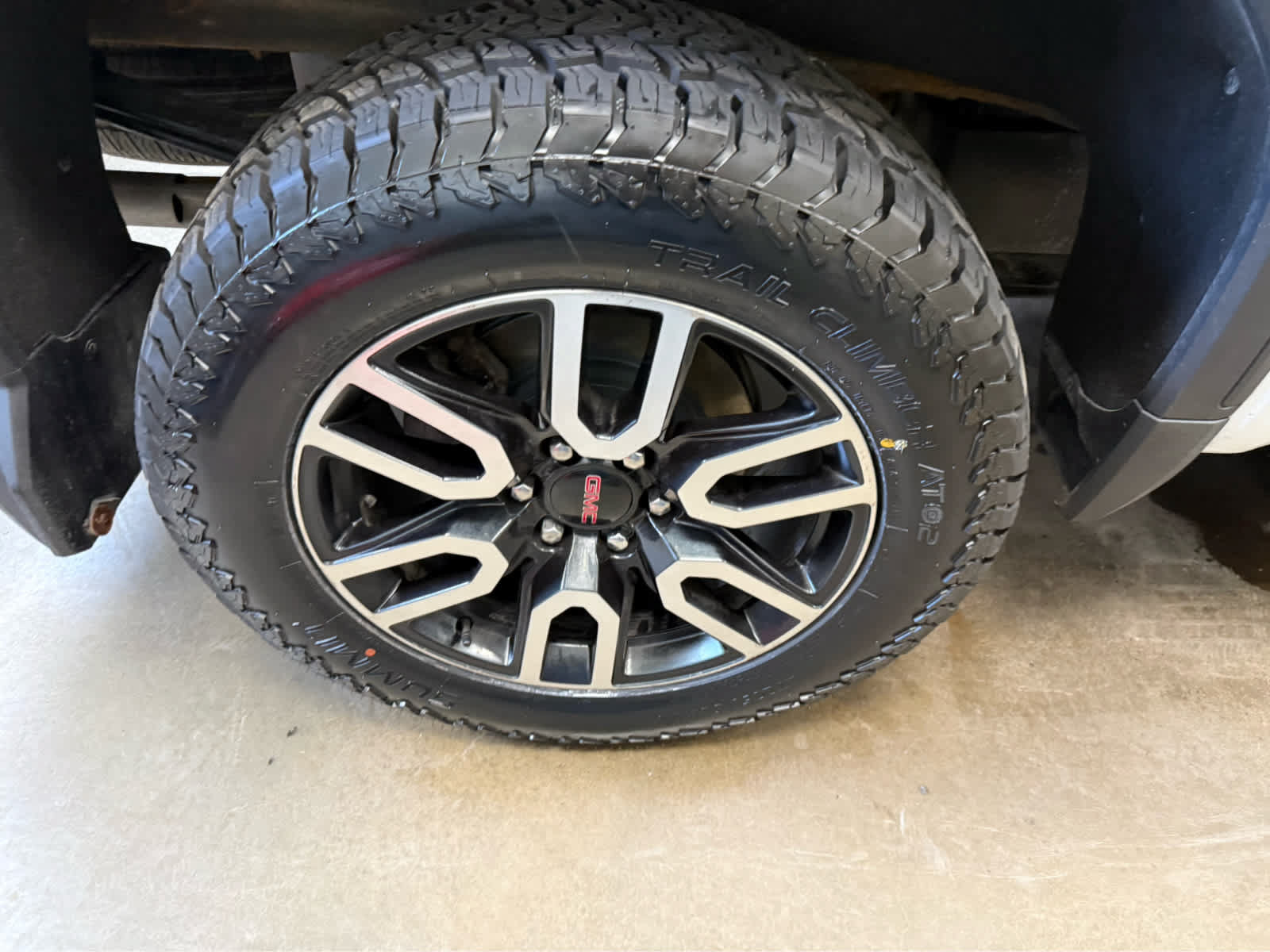 Used 2024 GMC Sierra 1500 AT4 w/ AT4 Preferred Package AWD/4WD image 8