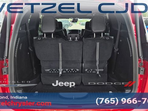 New 2027 Chrysler Pacifica Limited AWD/4WD image 8