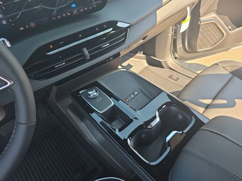 New 2026 Buick Enclave Avenir w/ Super Cruise Package FWD image 26