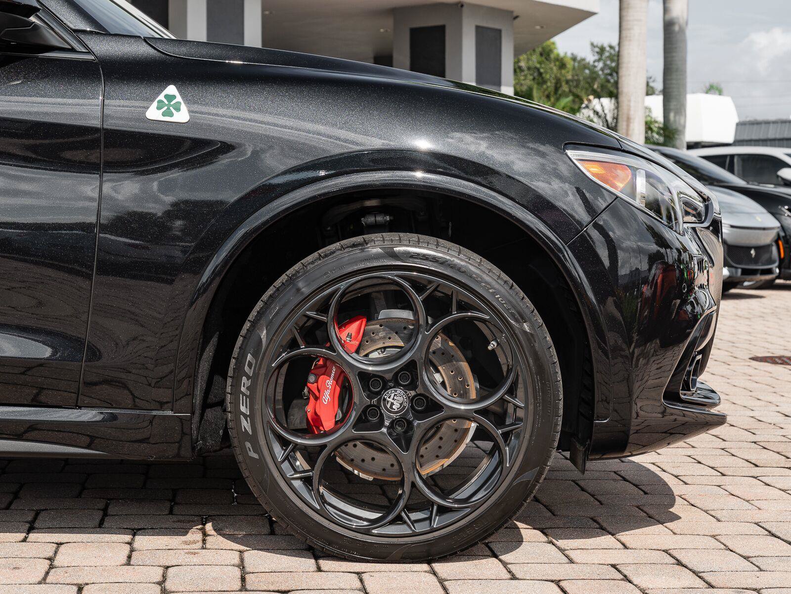 Used 2022 Alfa Romeo Stelvio Quadrifoglio w/ Active Assist Plus Package AWD/4WD image 33