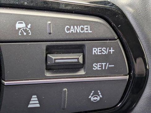 Used 2023 Honda HR-V EX-L image 8