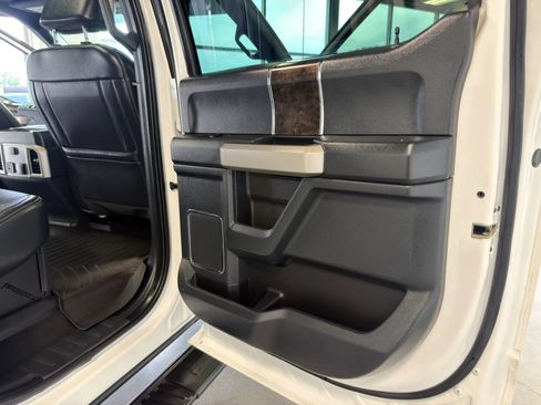 Used 2022 Ford F250 Lariat w/ Lariat Ultimate Package AWD/4WD image 26