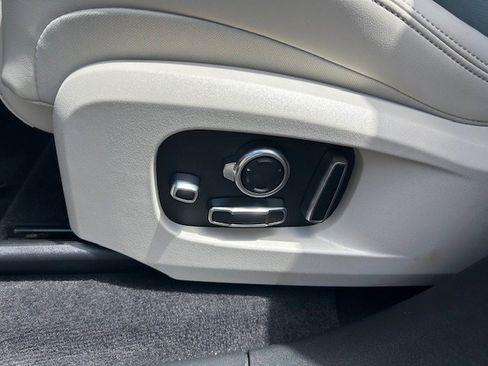 New 2026 Jaguar F-PACE R-Dynamic S image 17