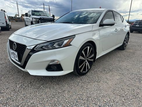 Used 2019 Nissan Altima 2.5 Platinum AWD/4WD image 5
