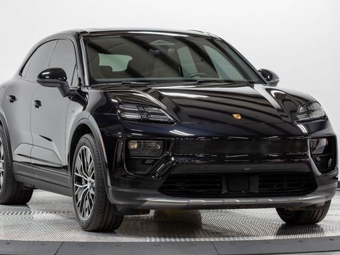 Used 2025 Porsche Macan 4S Electric AWD/4WD image 3