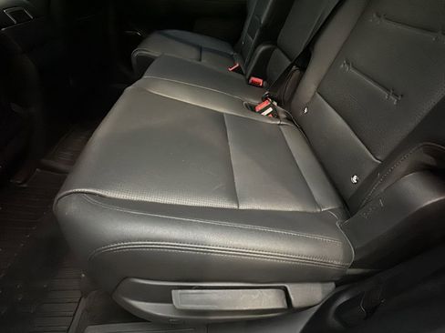 Used 2024 Hyundai Santa Fe Limited image 14