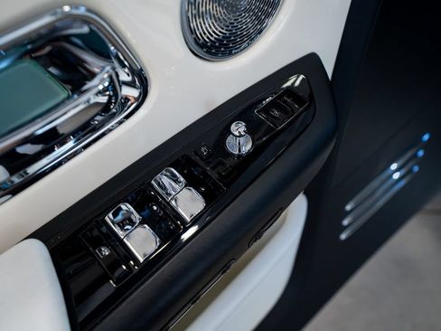 Used 2019 Rolls-Royce Phantom Sedan RWD image 26