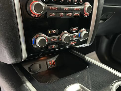 Used 2020 Nissan Pathfinder S AWD/4WD image 26