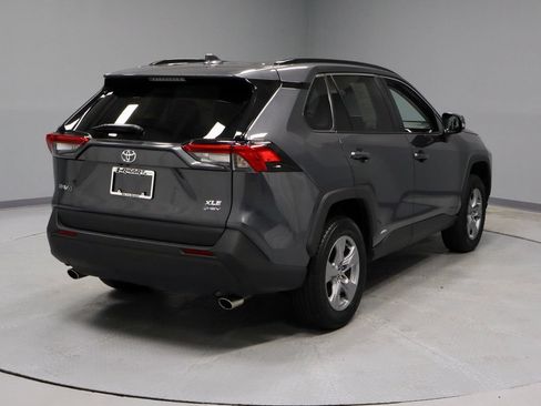 Used 2025 Toyota RAV4 XLE AWD/4WD image 10