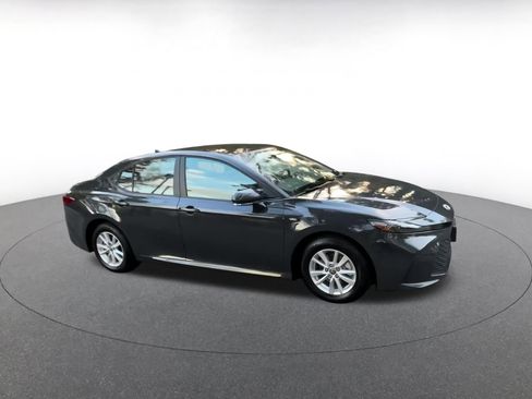 Used 2025 Toyota Camry LE image 2