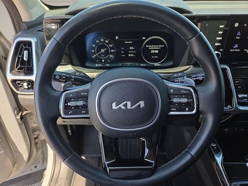 Used 2023 Kia Sorento SX AWD/4WD image 16