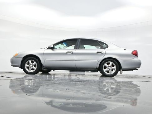 Used 2002 Ford Taurus SE image 45
