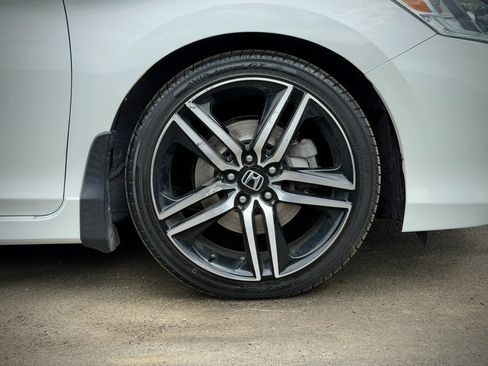 Used 2016 Honda Accord Sport image 17