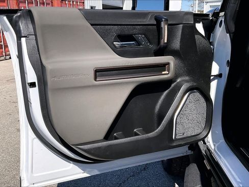 Used 2025 GMC Hummer EV 2X w/ LPO, Dark Essentials Package image 17