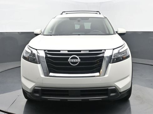 Used 2023 Nissan Pathfinder SV image 8
