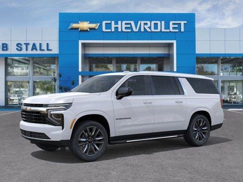 Used 2026 Chevrolet Suburban LS w/ LS Custom Edition RWD image 2