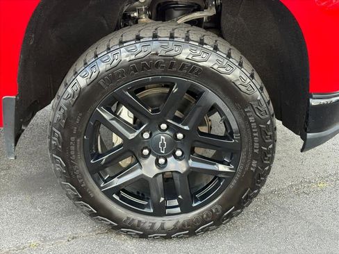 Used 2021 Chevrolet Silverado 1500 Custom Trail Boss w/ LPO, Dark Essentials Package image 32