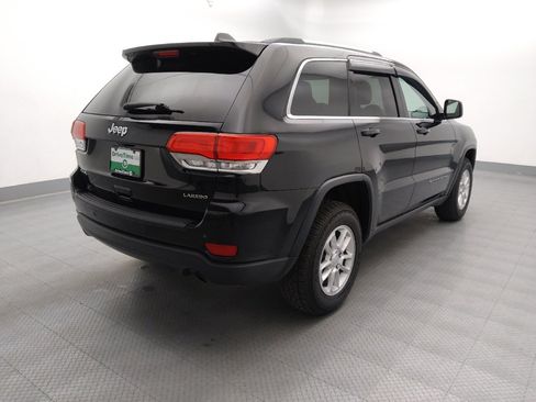 Used 2018 Jeep Grand Cherokee Laredo AWD/4WD image 9