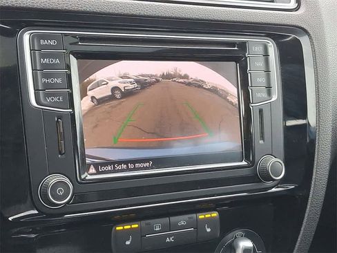 Used 2016 Volkswagen Jetta SEL w/ Lighting Package image 15