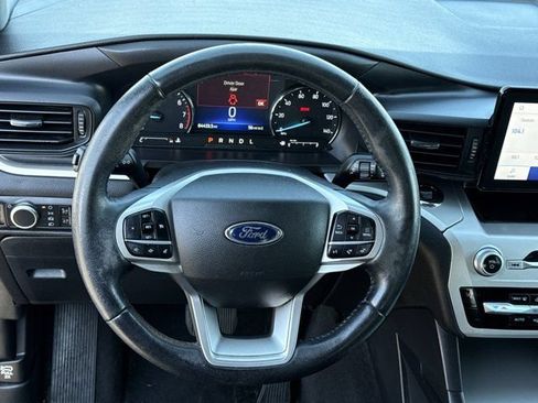 Used 2022 Ford Explorer XLT RWD image 19