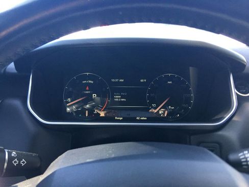 Used 2016 Land Rover Range Rover Sport HSE image 15